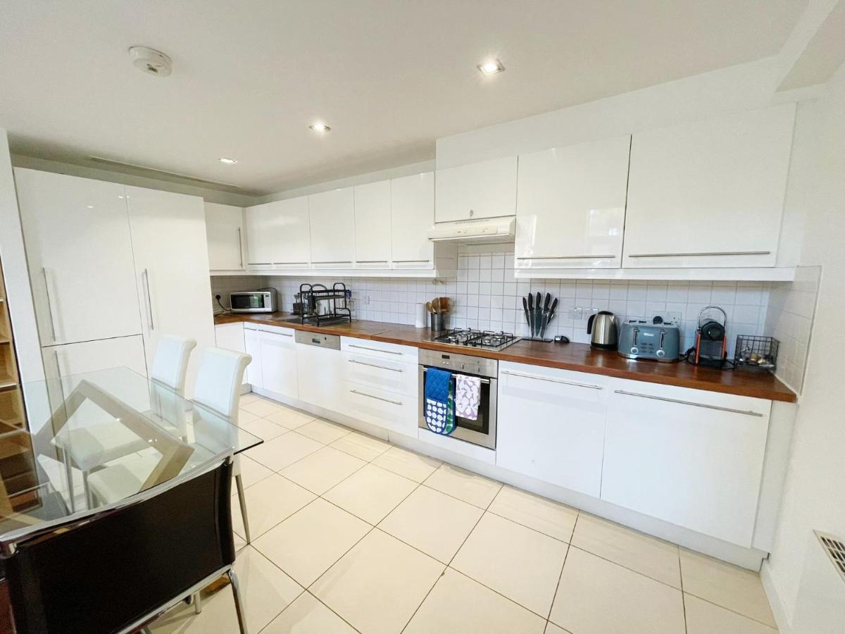 Portobello Dock Canalside Apartment Londres Extérieur photo